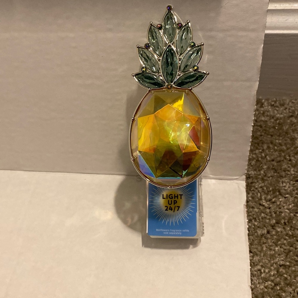 Gem pineapple night light
